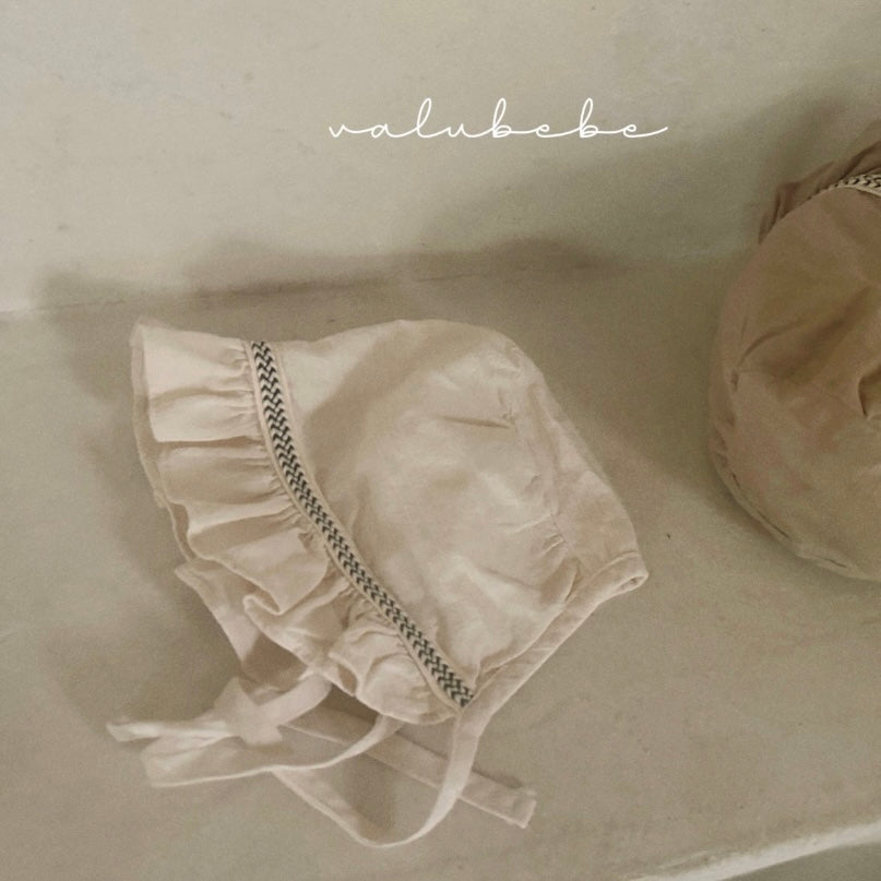 heim frill bonnet