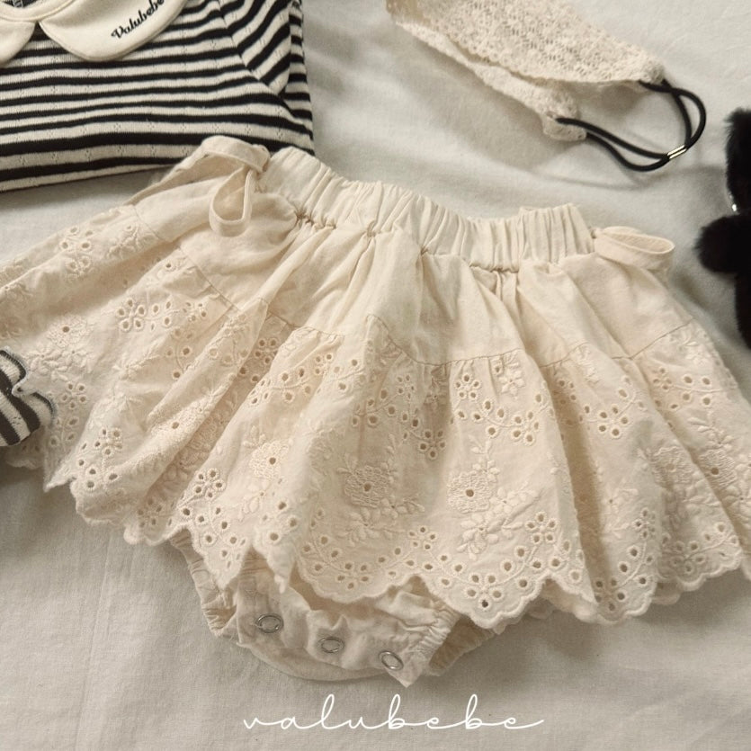 lace skirt bloomer
