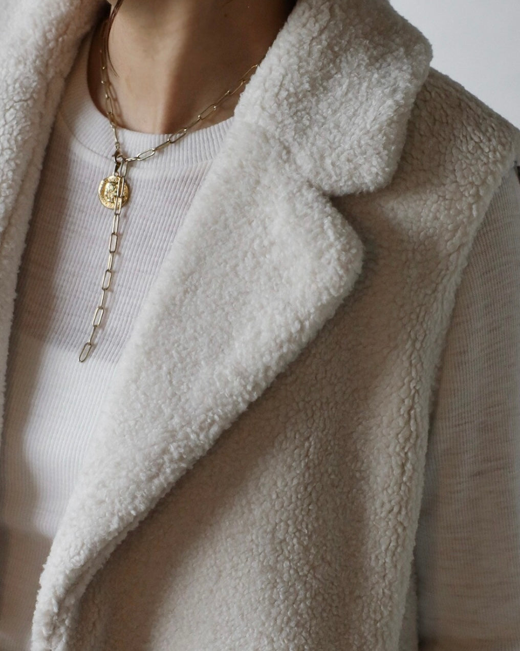 Single Brest Boa Vest - Ecru
