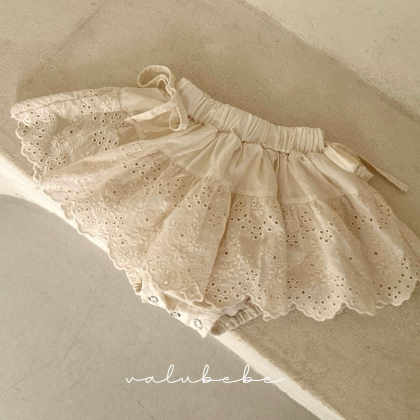 lace skirt bloomer