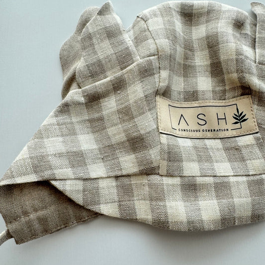 RED-PANDA STRAIGHT BONNET - WHITE GINGHAM (NEUTRAL EAR)