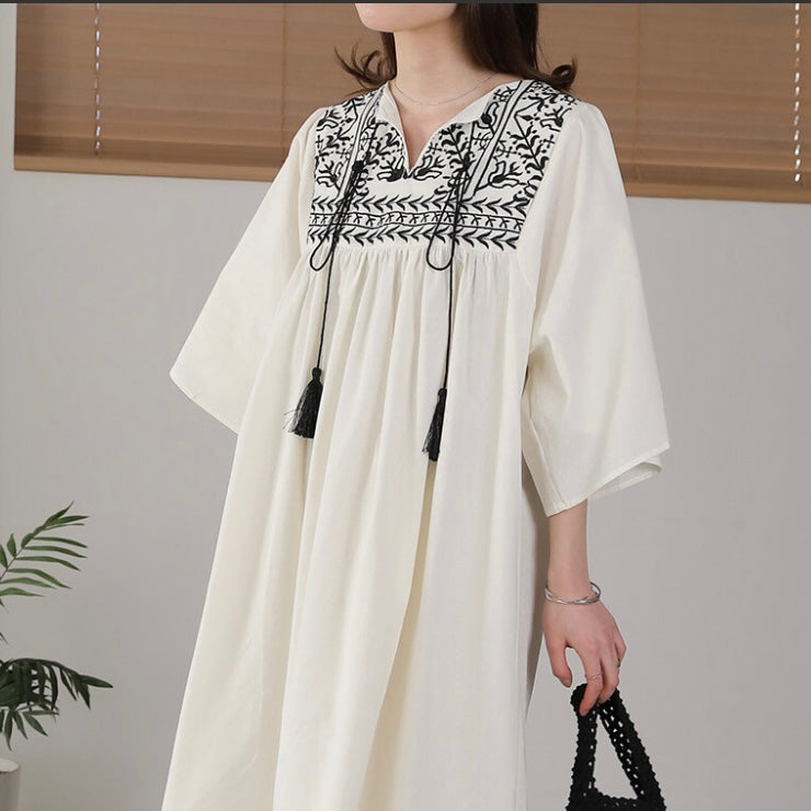 embroidery tassel one-piece / off-white
