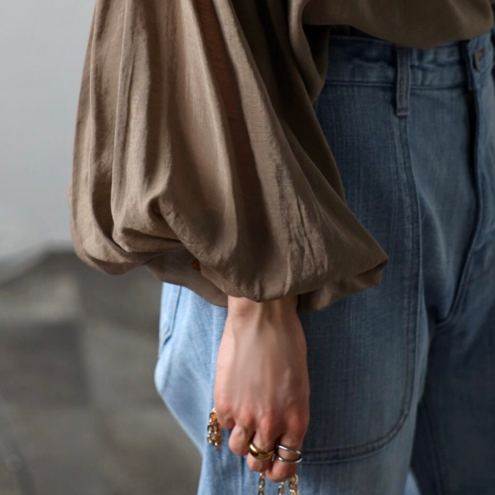 volume gather sheer blouse / moca