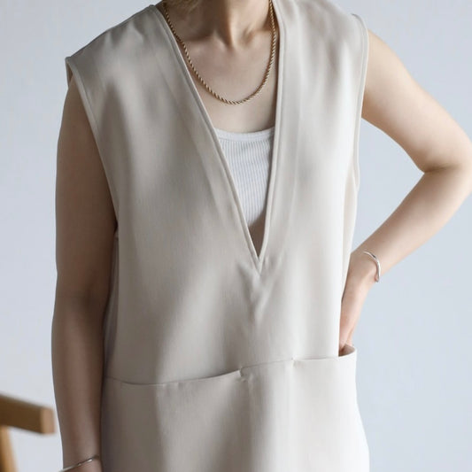 front pocket vest / gray beige