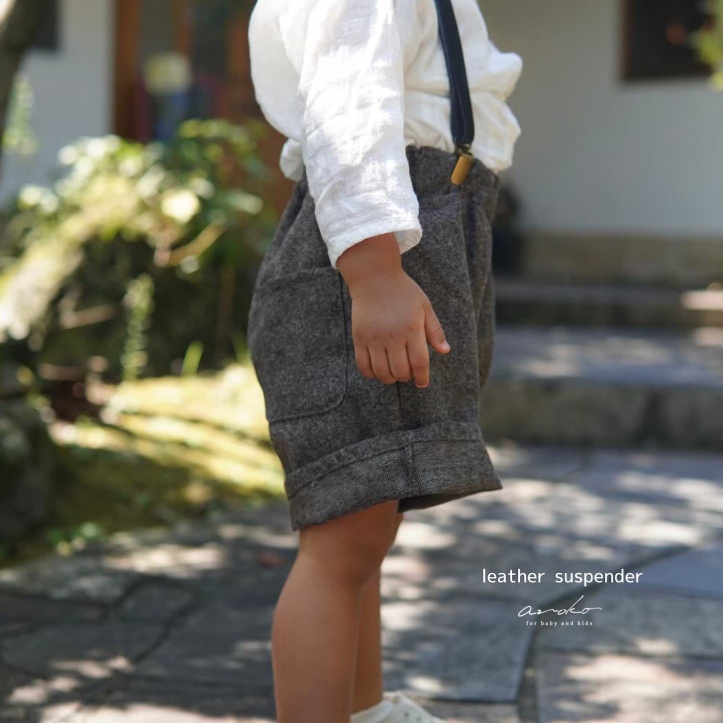 leather suspender / black