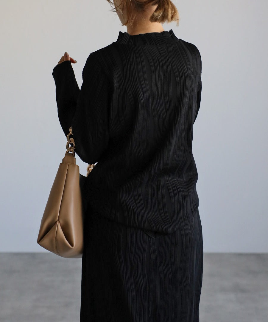 wave pleats mellow tops / black