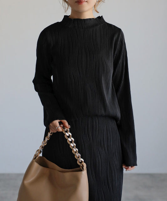 wave pleats mellow tops / black