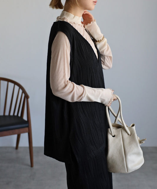 wavy pleats vest / black
