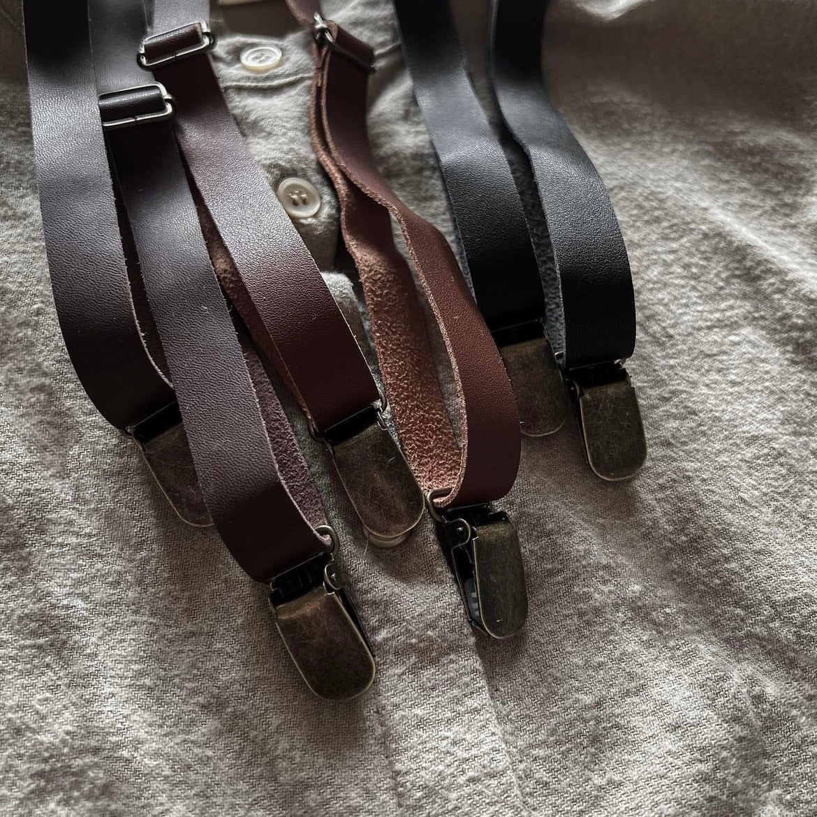 leather suspender / camel