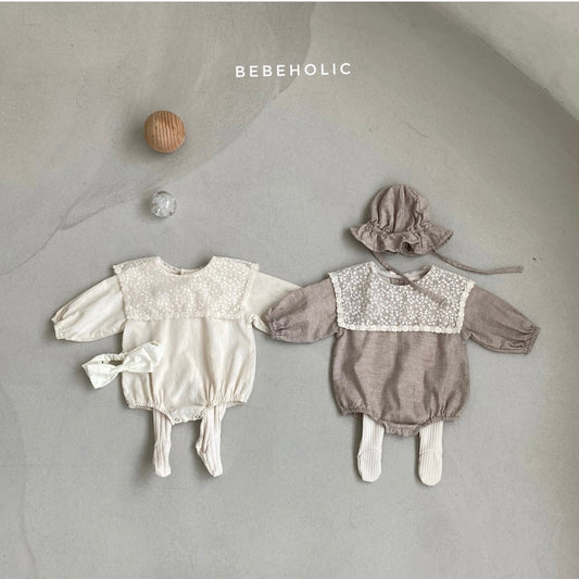 lace collar suit / cream