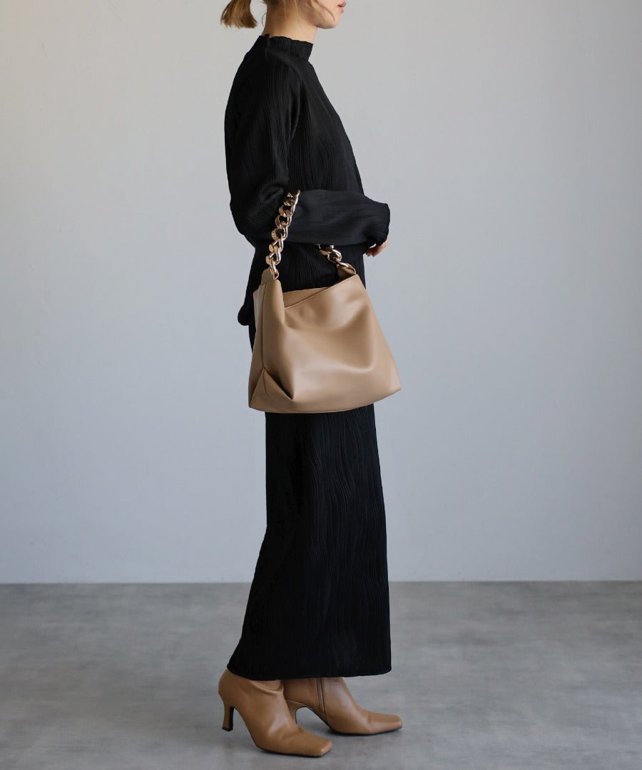 wave pleats mellow tops / black