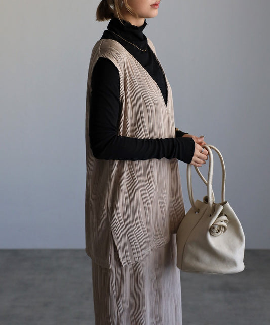 wavy pleats vest / beige