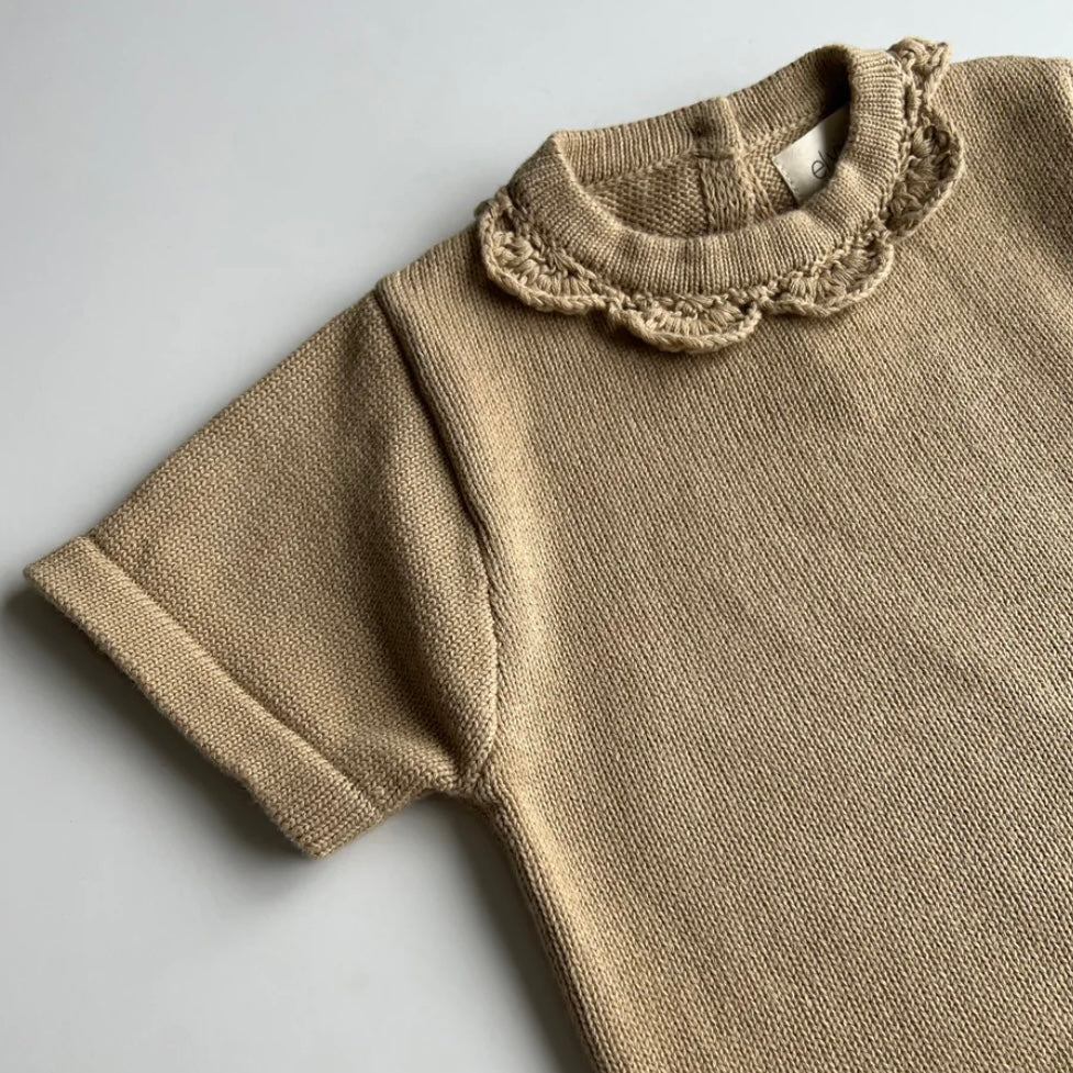 scalloped collar shirt