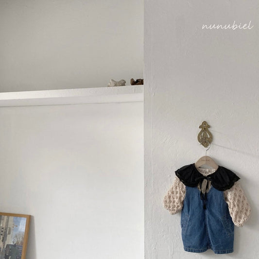 frill collar / black