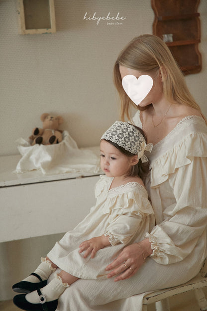 [hi bye bebe] V frill onepiece