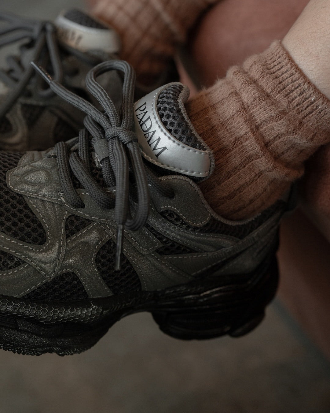 Vintage wolf sneaker - Smoky Stone [PADAM] (25AW) – anoko.