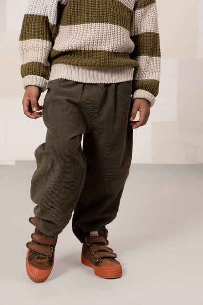 【予約販売】 CARROT PANTS - DARK TAUPE [STUDIO BOHEME] (25AW) 【2025年9月中旬以降入荷予定】