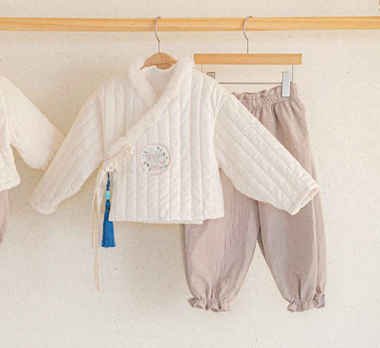 【予約商品】Yunseulnam Anubim Hanbok [Oren] (26SS)【2026年3月中旬以降順次発送】