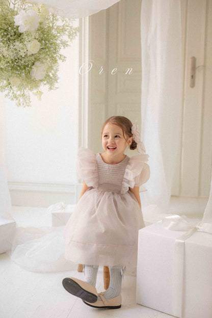 【予約商品】Serena pintuck organza dress [Oren] (26SS)【2026年3月中旬以降順次発送】