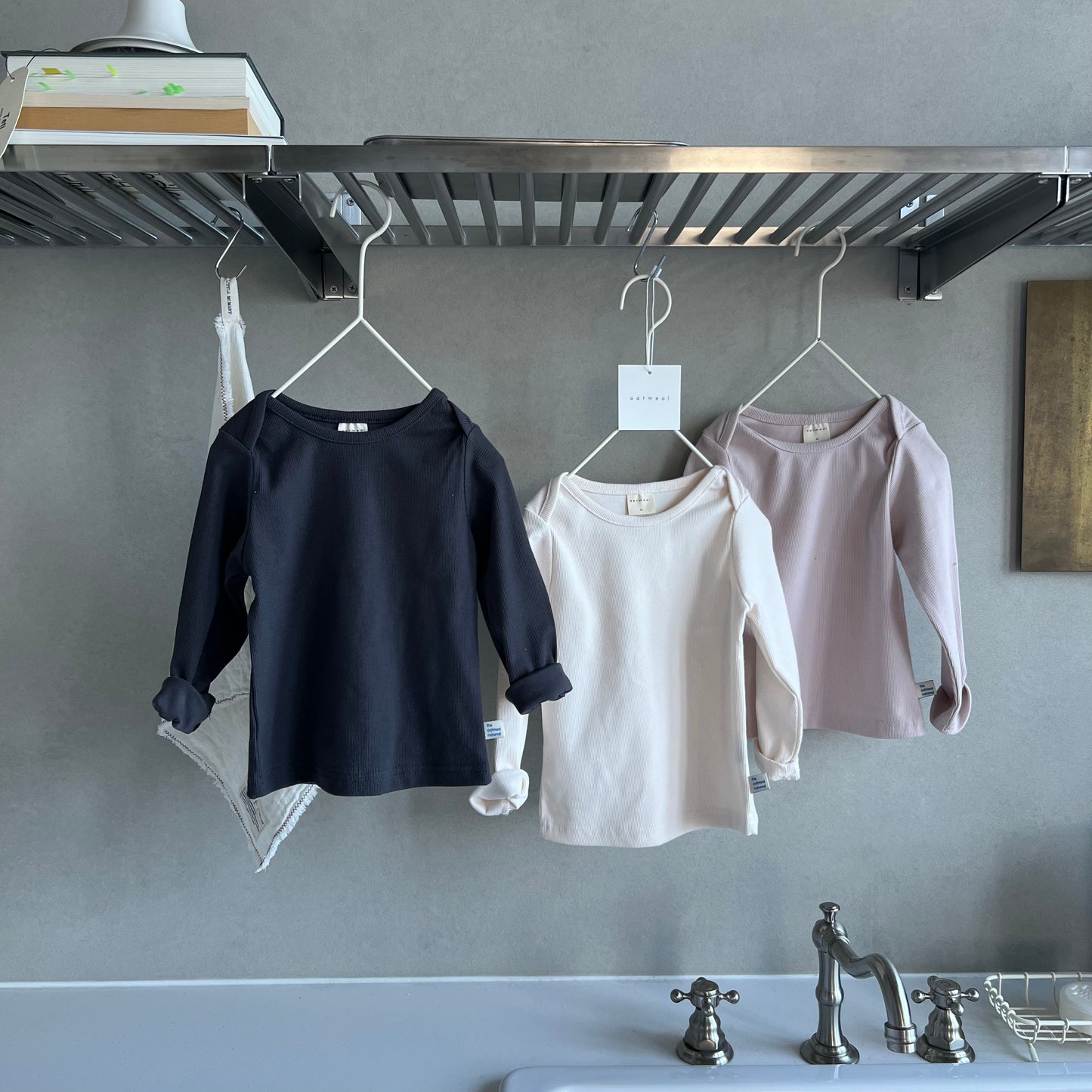 【予約商品】Bella Round tee [Oatmeal] (26SS)【2026年3月中旬以降順次発送】