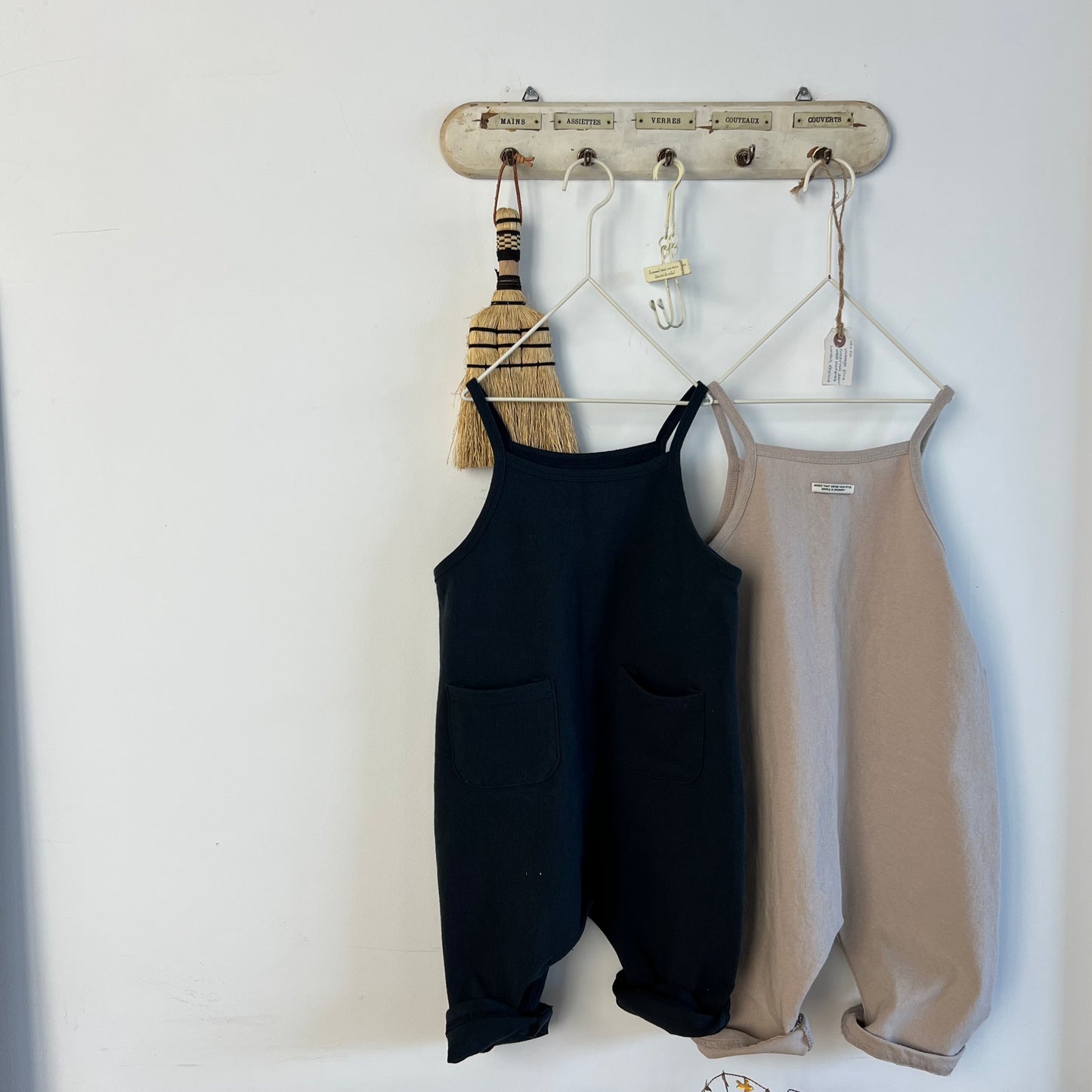 【予約商品】Lian Pants [Oatmeal] (26SS)【2026年3月中旬以降順次発送】