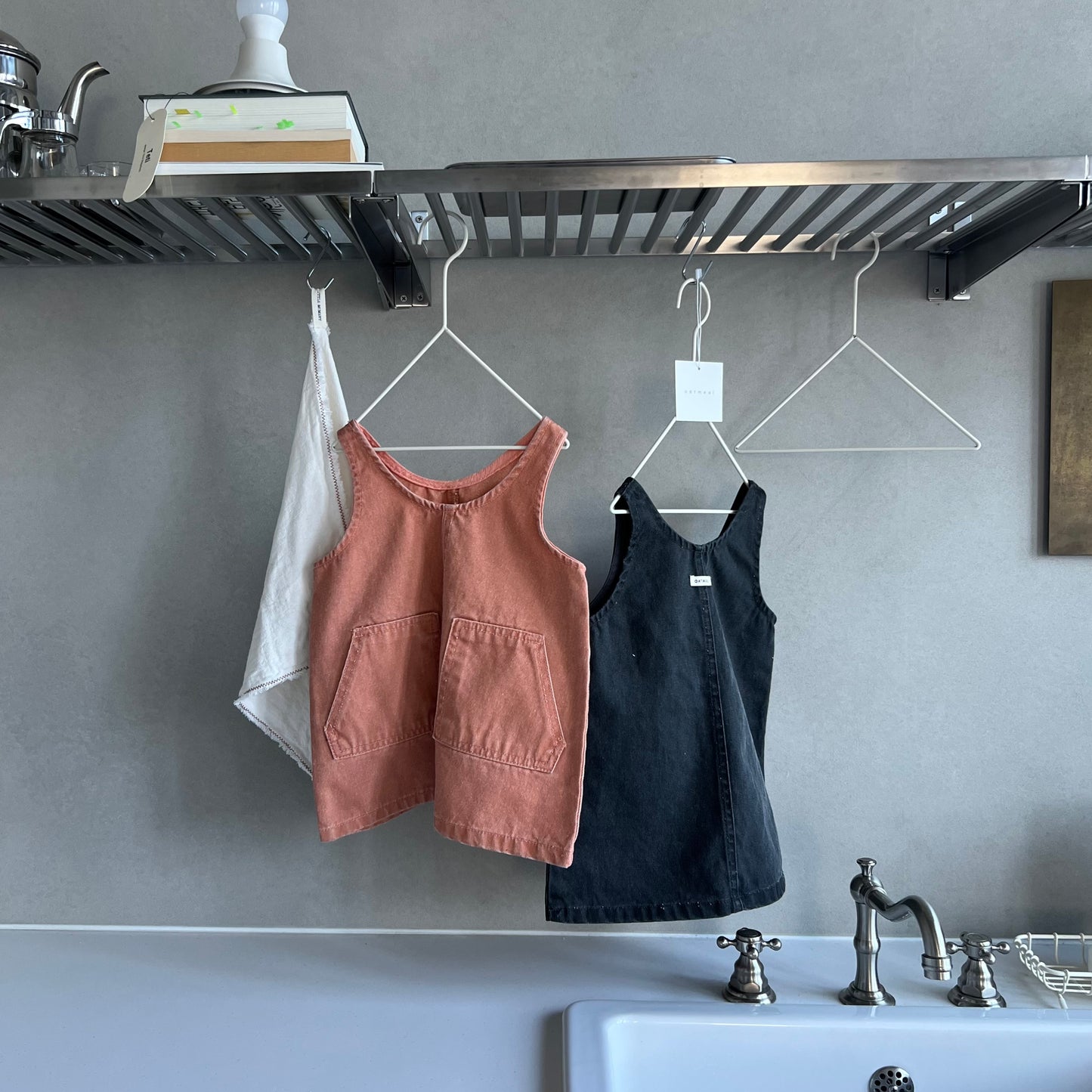 【予約商品】Vintage washed one-piece [Oatmeal] (26SS)【2026年3月中旬以降順次発送】