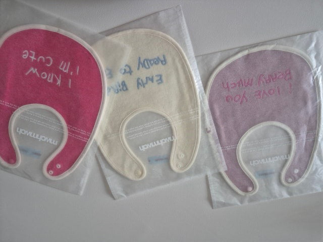 Lettering Bib - Indie pink [mwahmwah]【2026年7月下旬以降順次発送】