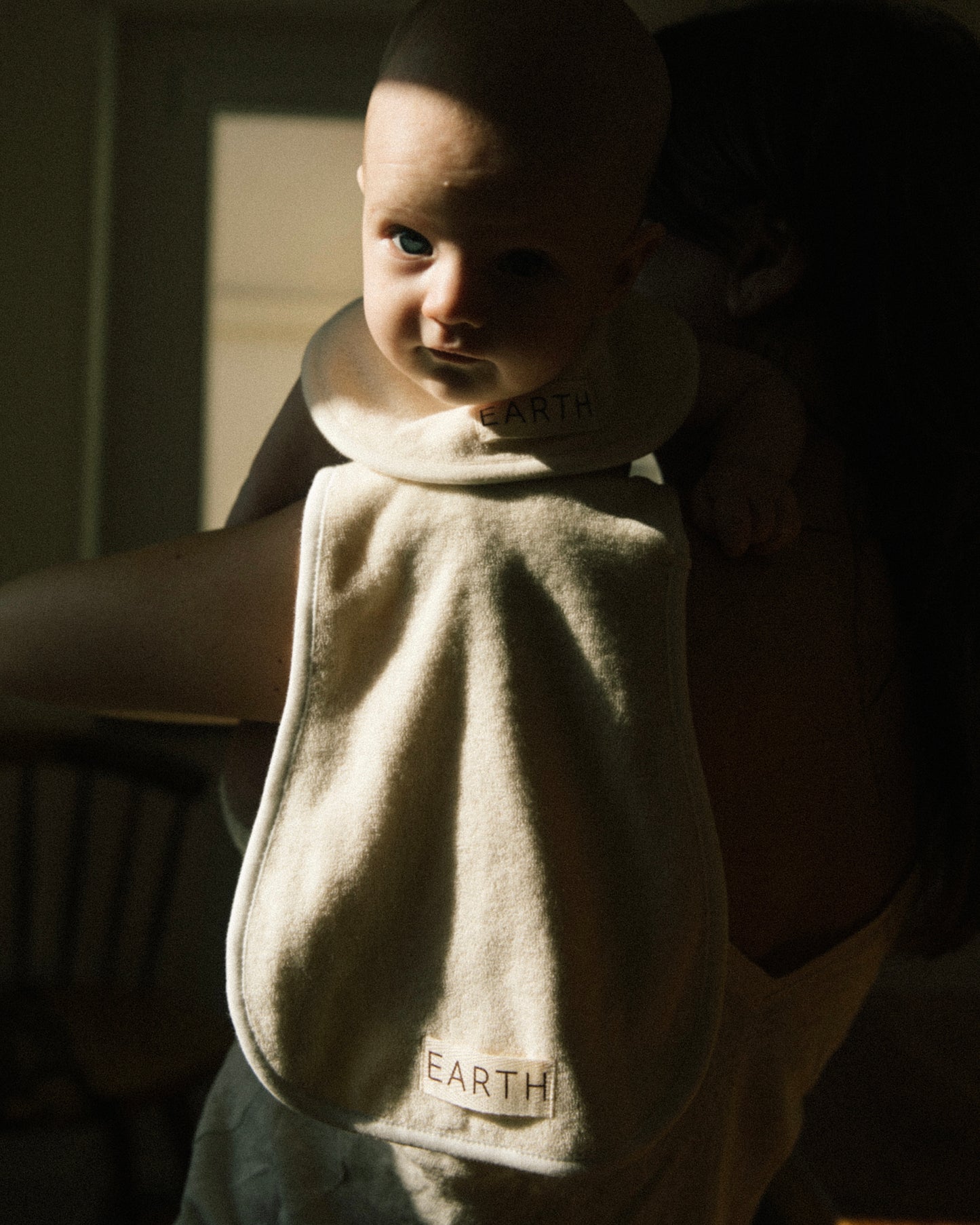 Organic new born bib - Ecru Cream [EARTH THE ARCHIVE] (26AW)