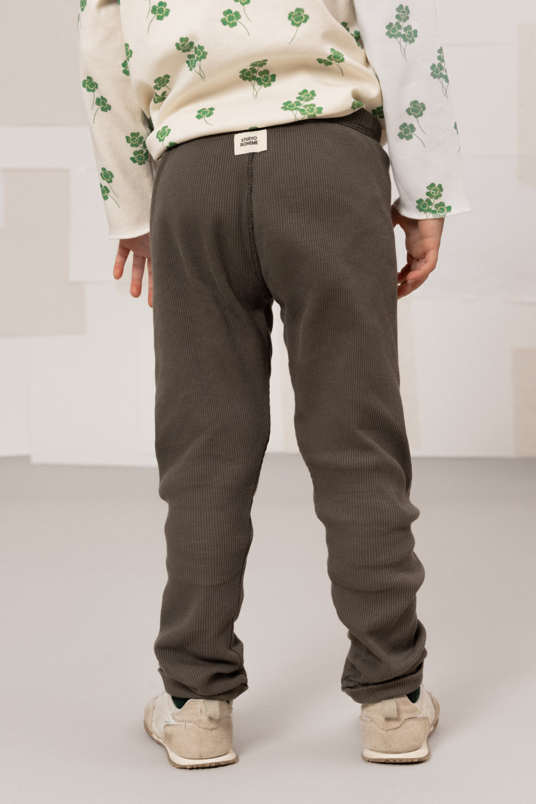 【予約販売】 ROM POM LEGGINGS - DARK TAUPE [STUDIO BOHEME] (25AW) 【2025年9月中旬以降入荷予定】
