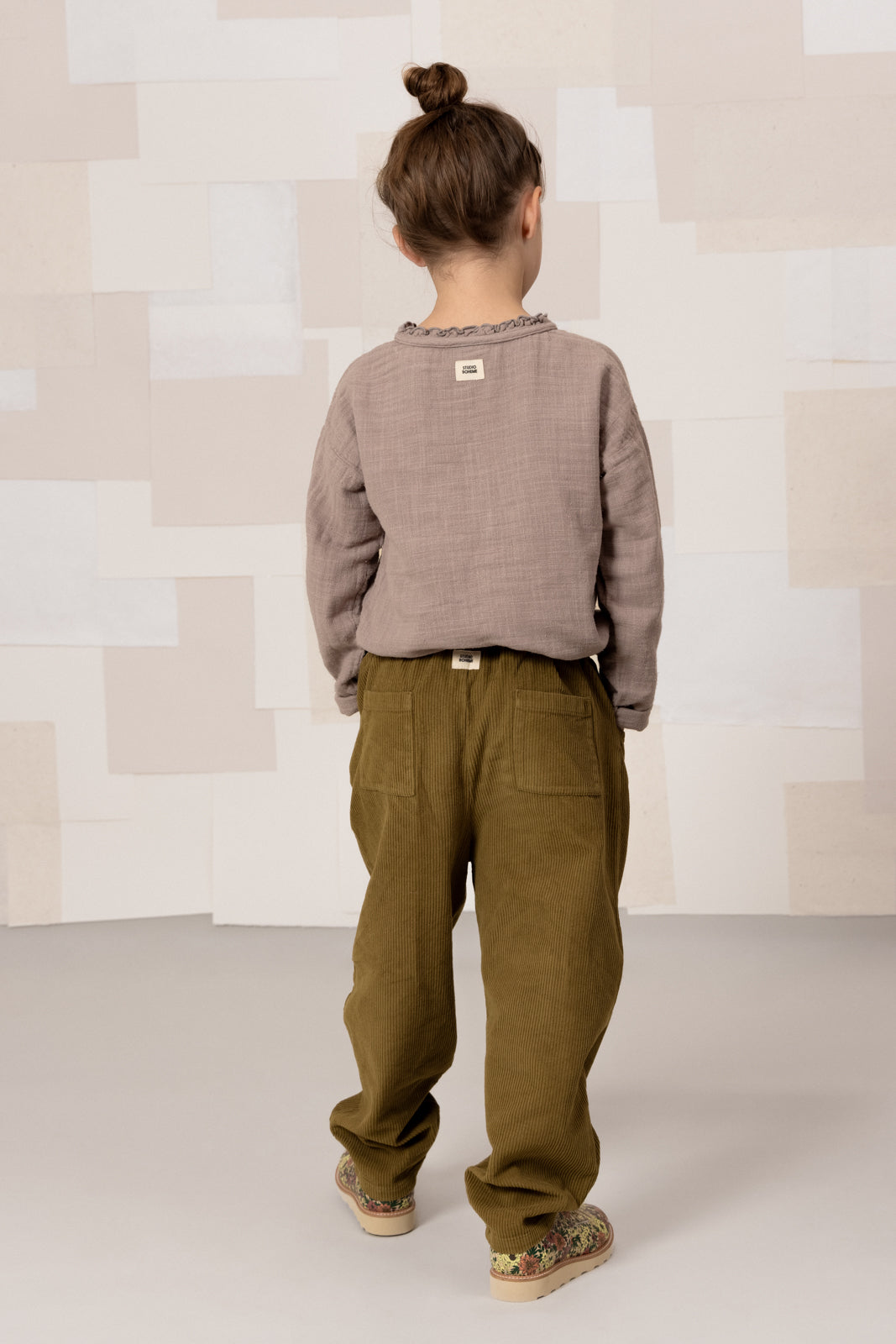 CARROT PANTS - GREEN NUTRIA [STUDIO BOHEME] (25AW)