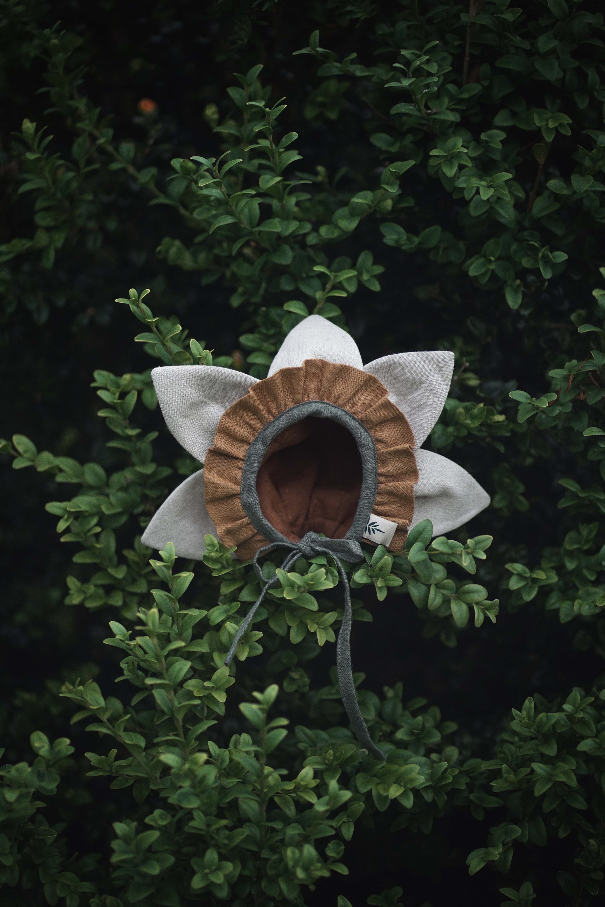 【オーダー会】'DAFFODIL' LINEN FLOWER BONNET [SHOMKA] 【2026年5月下旬以降順次発送】
