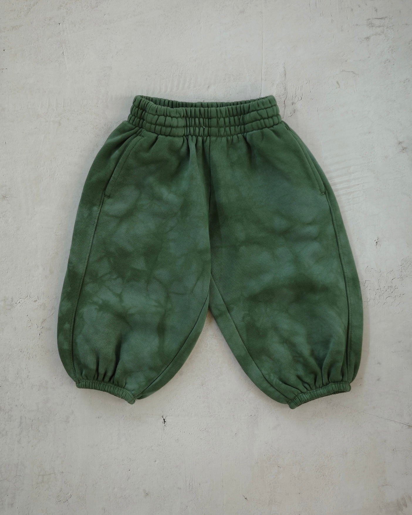 Organic French terry bottom - Grass Green Tie Dye [EARTH THE ARCHIVE] (26AW)