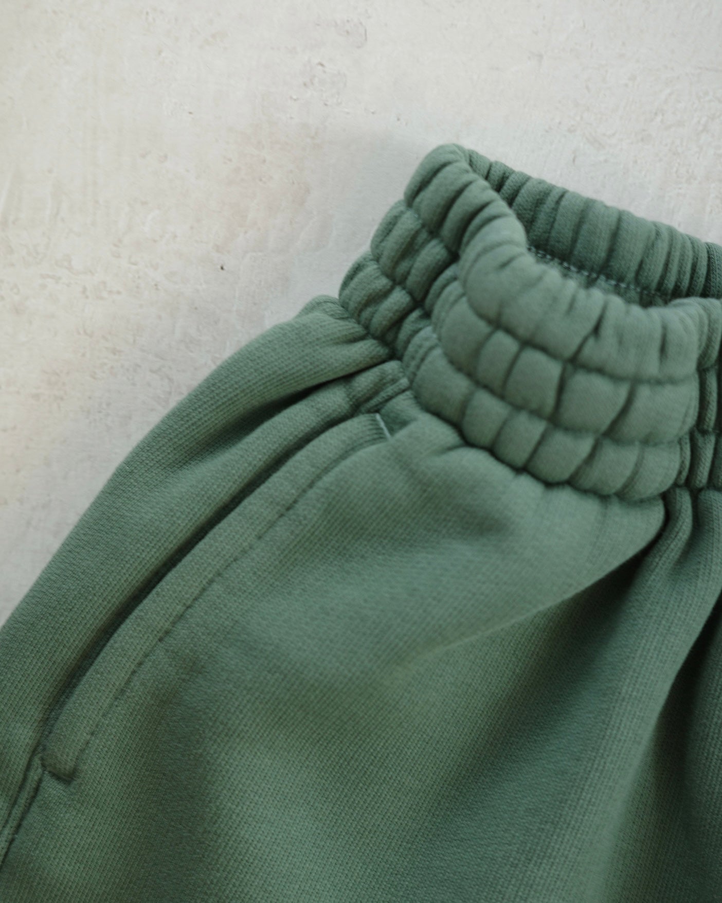 Organic French terry bottom - Grass Green [EARTH THE ARCHIVE] (26AW)