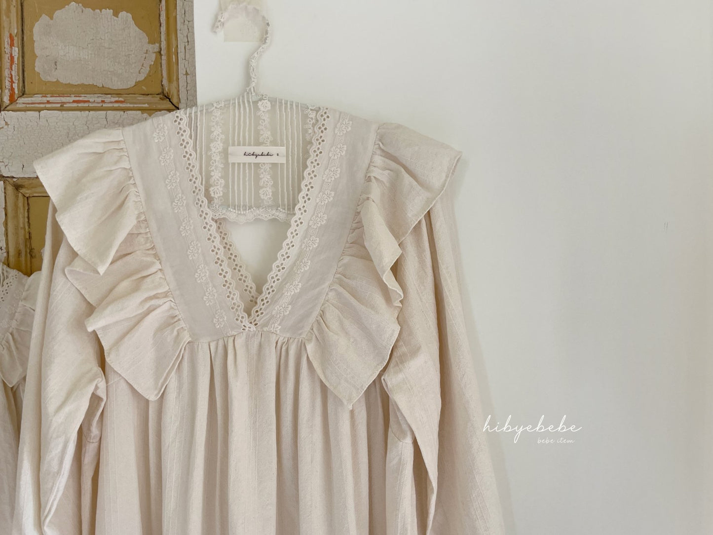 [hi bye bebe] V frill onepiece