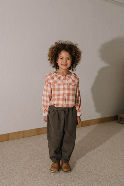 【予約販売】 CARROT PANTS - DARK TAUPE [STUDIO BOHEME] (25AW) 【2025年9月中旬以降入荷予定】