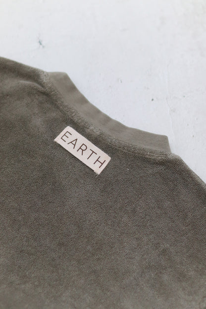 【緊急オーダー会】 Volume Sweatshirts [EARTH THE ARCHIVE]【2025年10月上旬以降発送予定】