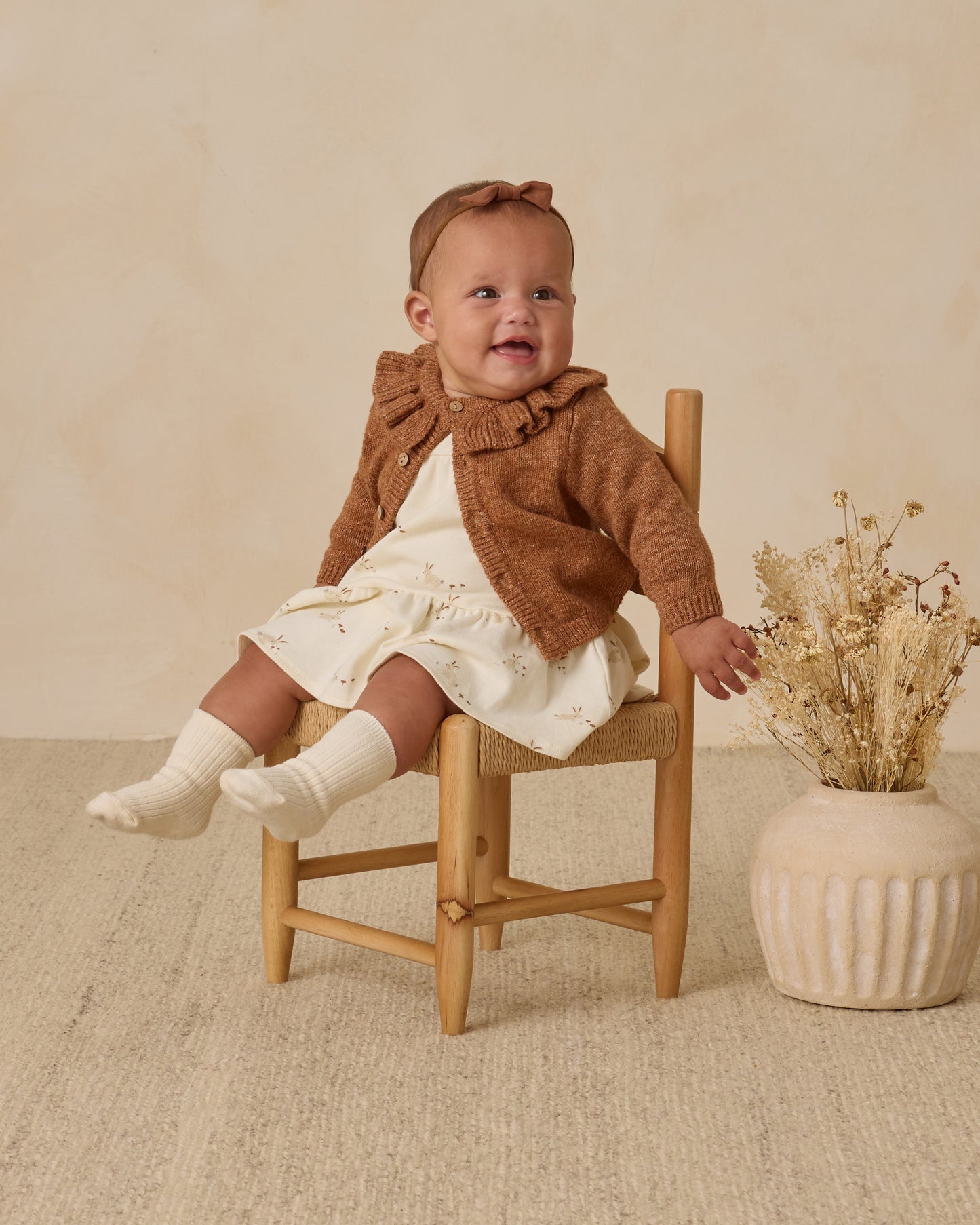 RUFFLE COLLAR CARDIGAN - HEATHERED CEDAR [QUINCY MAE] (25AW) Drop1