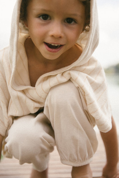 【26年11月オーダー会】 Hoodie Cape [EARTH THE ARCHIVE] (全1色) 【2026年3月上旬以降お届け予定】