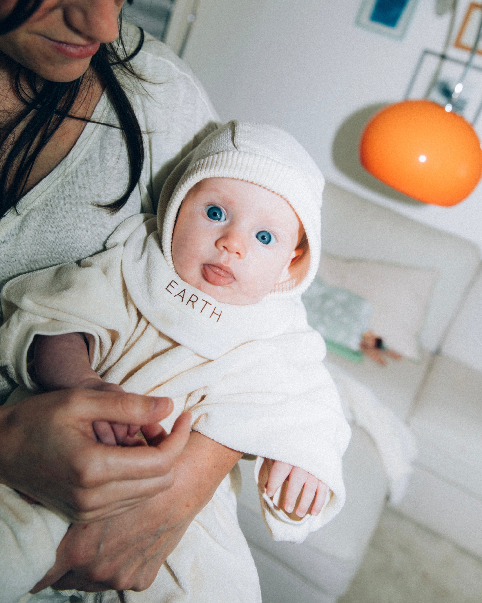 Organic new born bib - Ecru Cream [EARTH THE ARCHIVE] (26AW)