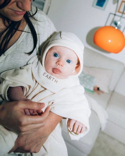 Organic new born bib - Ecru Cream [EARTH THE ARCHIVE] (26AW)