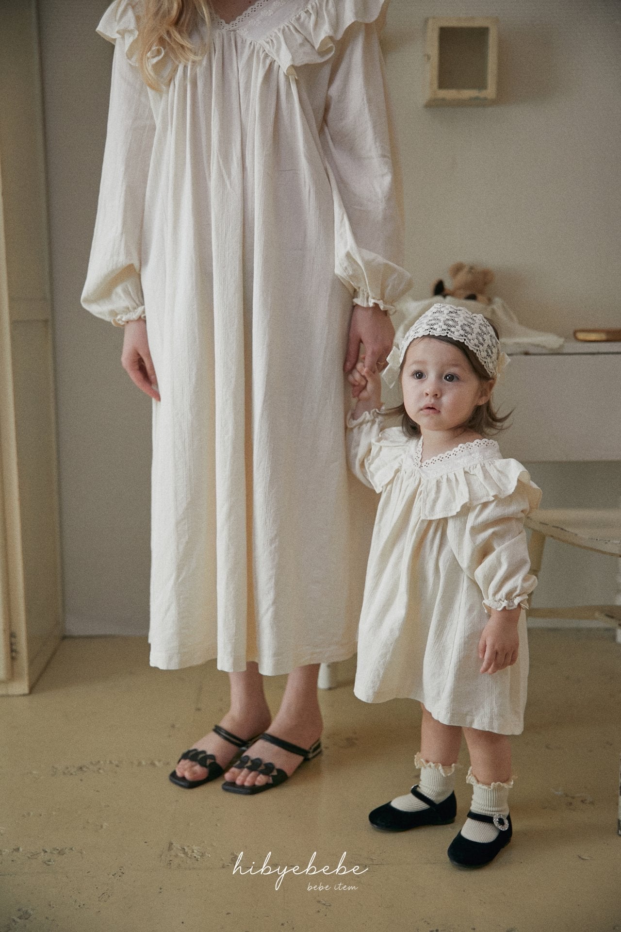 [hi bye bebe] V frill onepiece