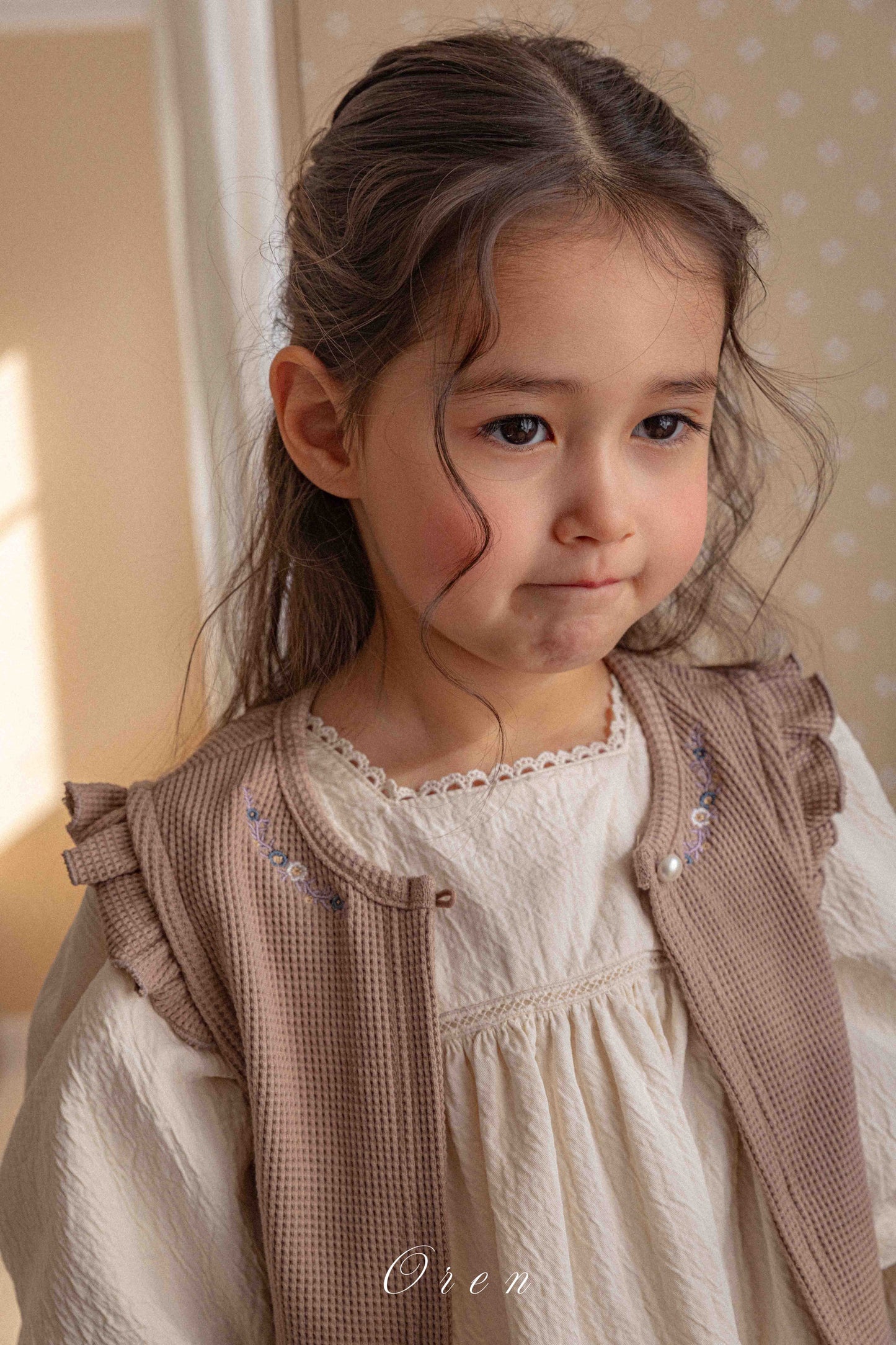 【予約商品】Emma embroidered vest [Oren] (26SS)【2026年3月中旬以降順次発送】