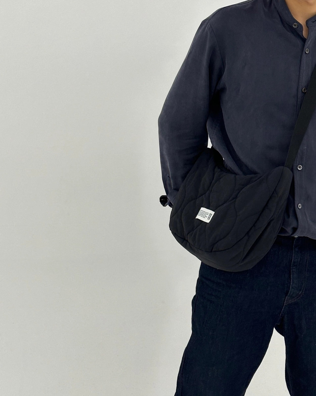 【オーダー会】Couple Cross Bag - Black Beige [wouldU]【2026年1月上旬以降順次お届け予定】