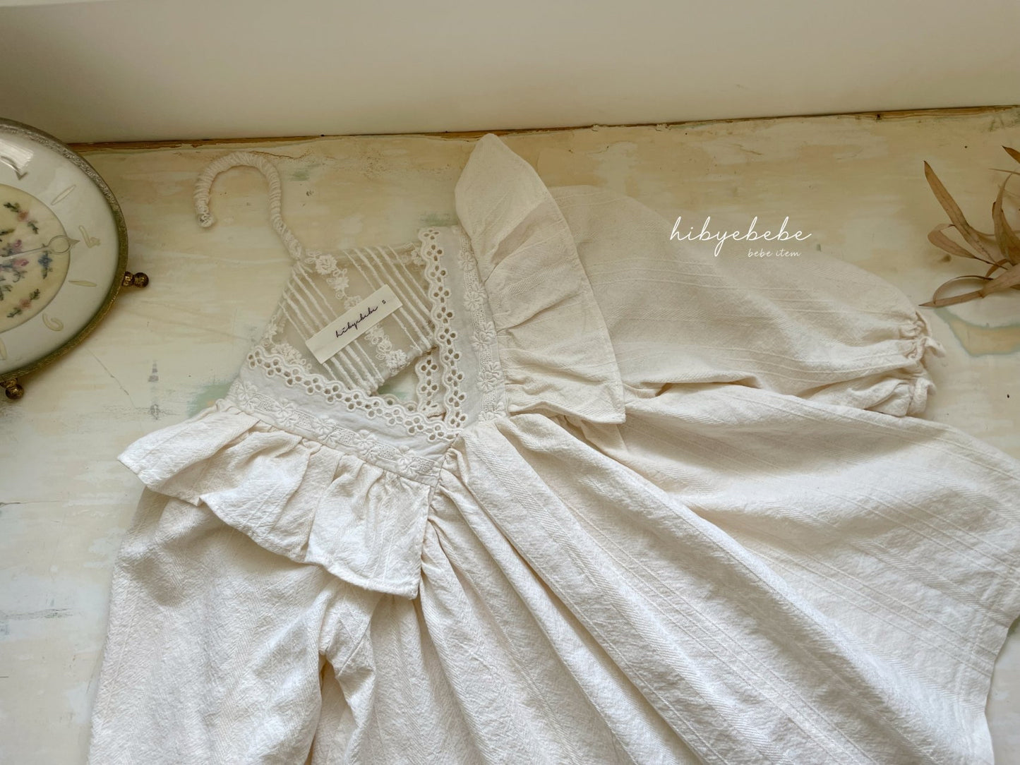 [hi bye bebe] V frill onepiece