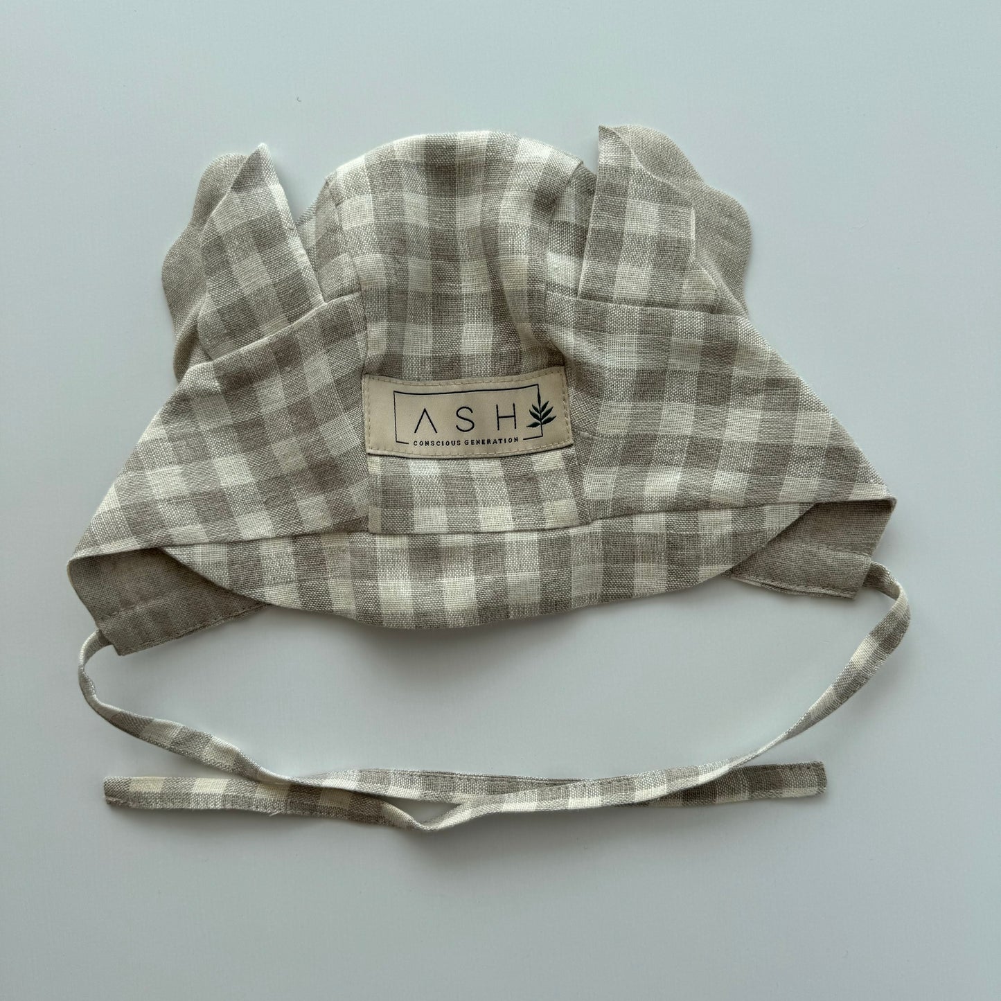 RED-PANDA STRAIGHT BONNET - WHITE GINGHAM (NEUTRAL EAR)