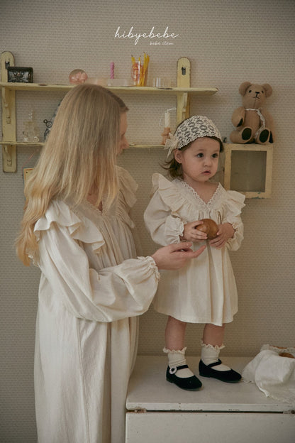 [hi bye bebe] V frill onepiece