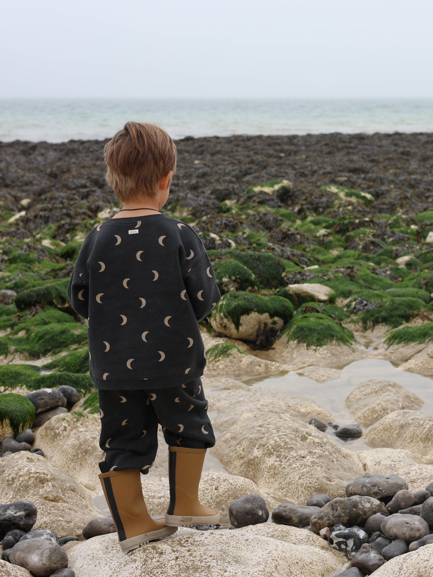CHARCOAL MIDNIGHT SWEATSHIRT [organic zoo]