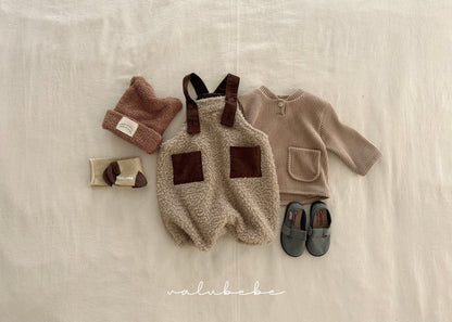boa pocket suit