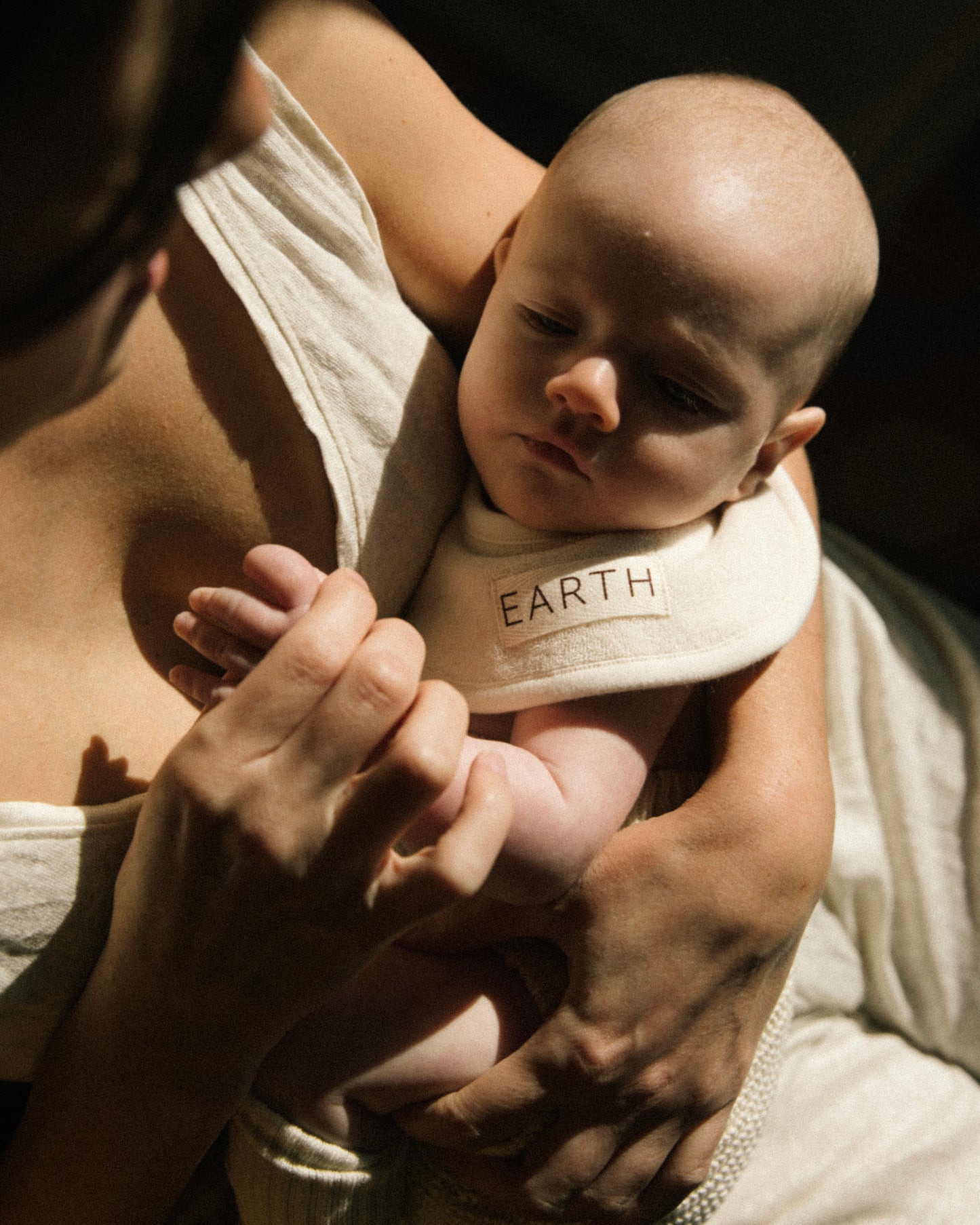 Organic new born bib - Ecru Cream [EARTH THE ARCHIVE] (26AW)