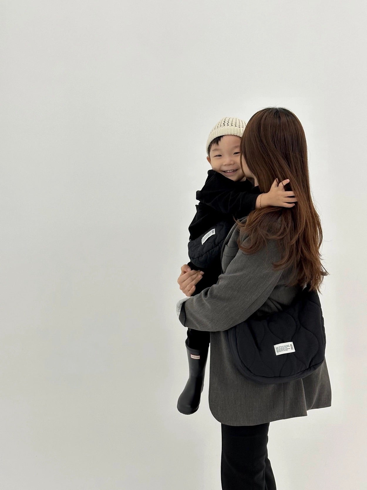 【オーダー会】Couple Cross Bag - Black Beige [wouldU]【2026年1月上旬以降順次お届け予定】